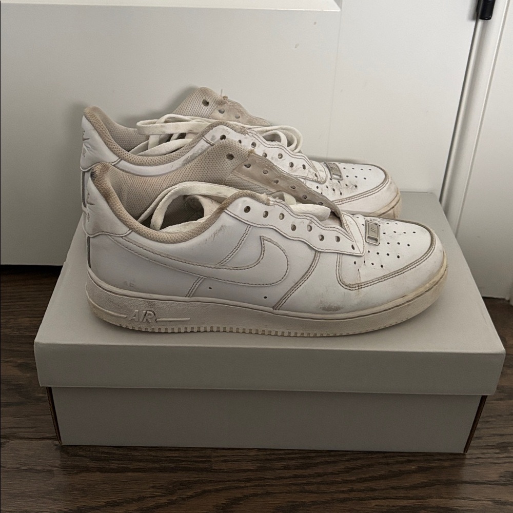 Nike White Air Force One​ - Picture 3 of 4